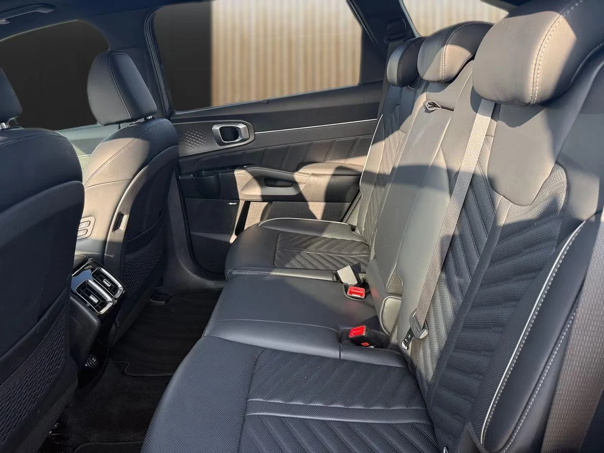 Kia Sorento 1.6HEV/215HP/PLATINUM/360/4X4/HUD/PANO/BOSE/396z, снимка 10 - Автомобили и джипове - 54440261