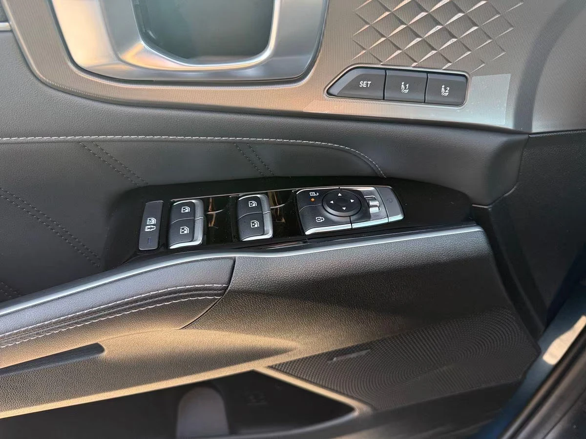 Kia Sorento 1.6HEV/215HP/PLATINUM/360/4X4/HUD/PANO/BOSE/396z, снимка 15 - Автомобили и джипове - 54440261