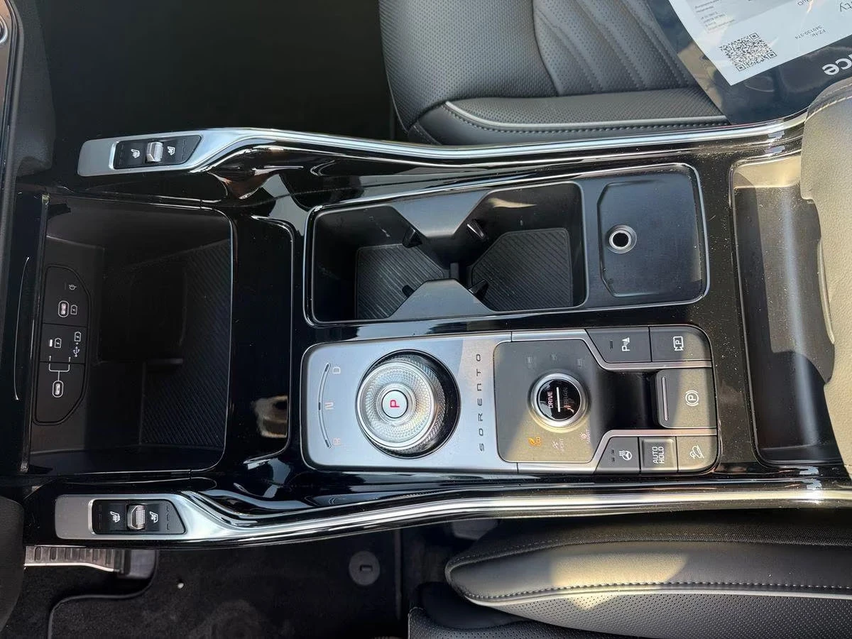 Kia Sorento 1.6HEV/215HP/PLATINUM/360/4X4/HUD/PANO/BOSE/396z, снимка 14 - Автомобили и джипове - 54440261