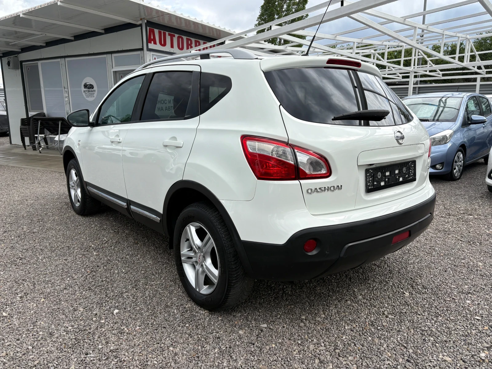 Nissan Qashqai 2.0D-4x4-CAR PLAY-������ | Mobile.bg � ����������� 4