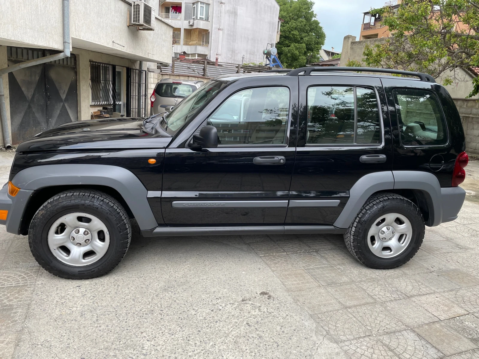 Jeep Cherokee, снимка 14 - Автомобили и джипове - 54805783