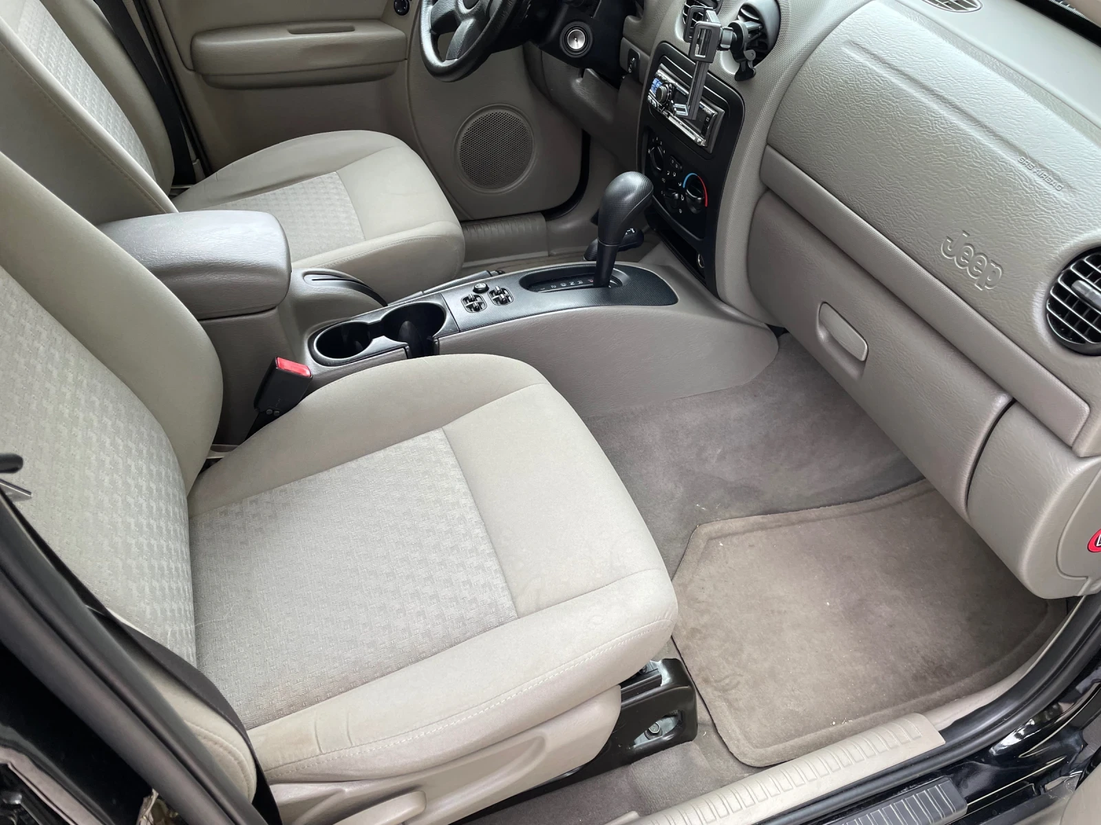 Jeep Cherokee, снимка 2 - Автомобили и джипове - 54805783