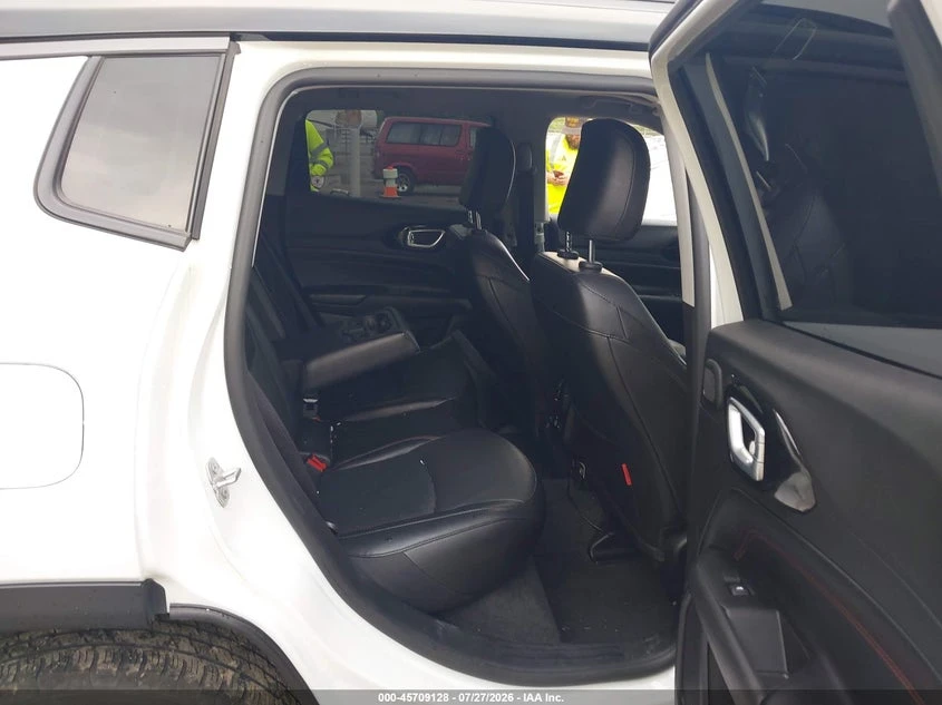 Jeep Compass 2.4l Trailhawk 4X4, снимка 8 - Автомобили и джипове - 55815899