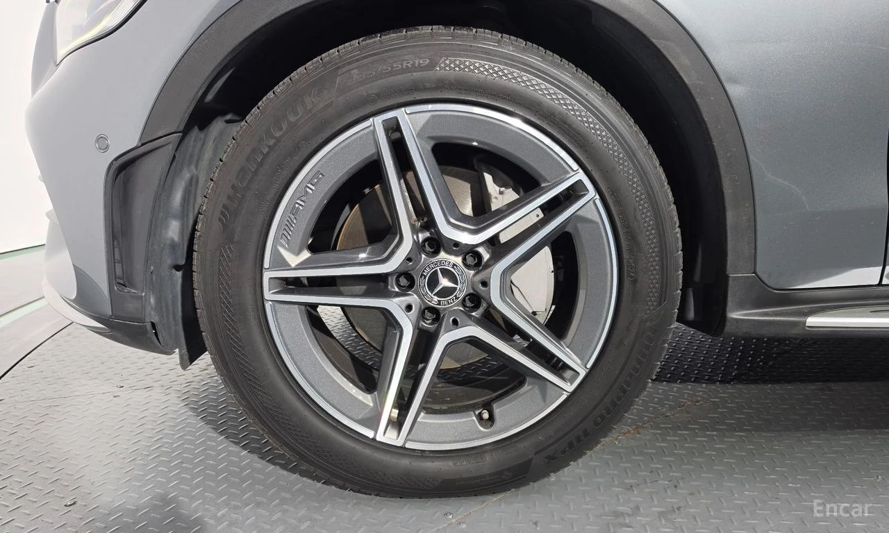 Mercedes-Benz GLC 220 d* 4MATIC* AMG LINE* DISTRONIC* ХЕДЪП* КРАЙНА ЦЕНА, снимка 5 - Автомобили и джипове - 55995896