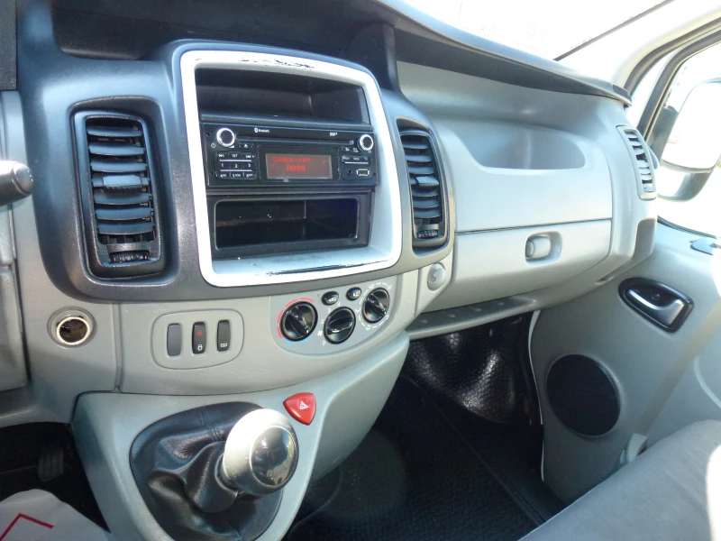Opel Vivaro 2.0 TDСI, снимка 7 - Бусове и автобуси - 49881056