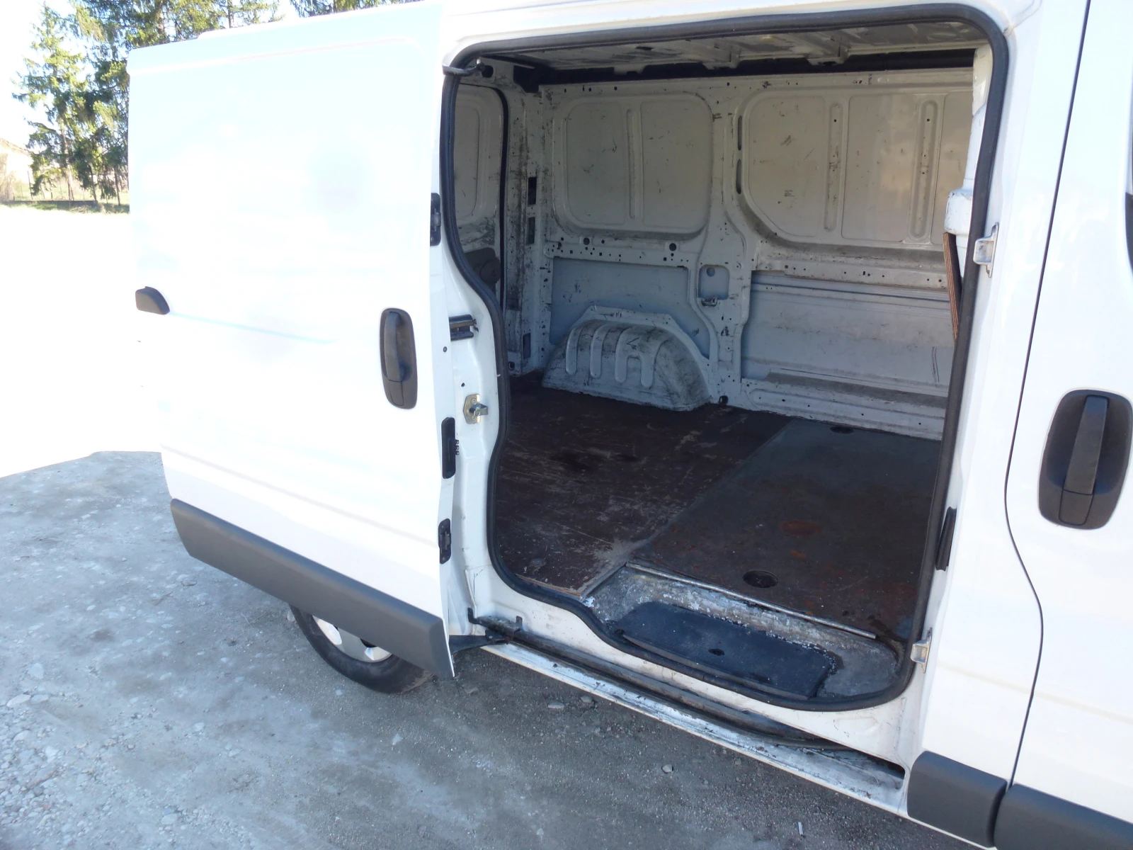 Opel Vivaro 2.0 TDСI - изображение 9