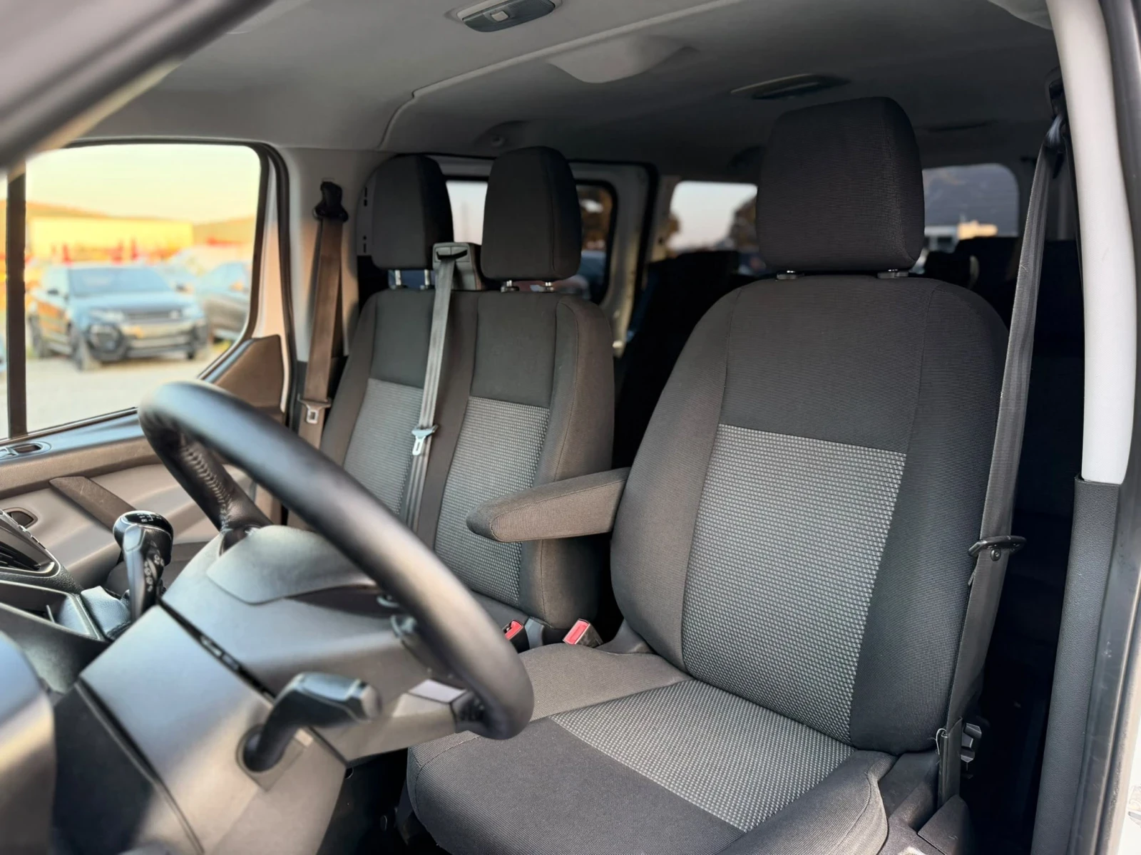 Ford Transit Custom 2.2TDCi 101к.с * 8+ 1 места* * Климатик* , снимка 12 - Бусове и автобуси - 55544596