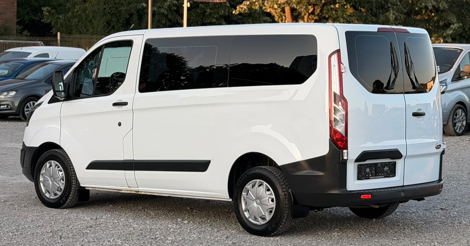 Ford Transit Custom 2.2TDCi 101к.с * 8+ 1 места* * Климатик* , снимка 4 - Бусове и автобуси - 55544596