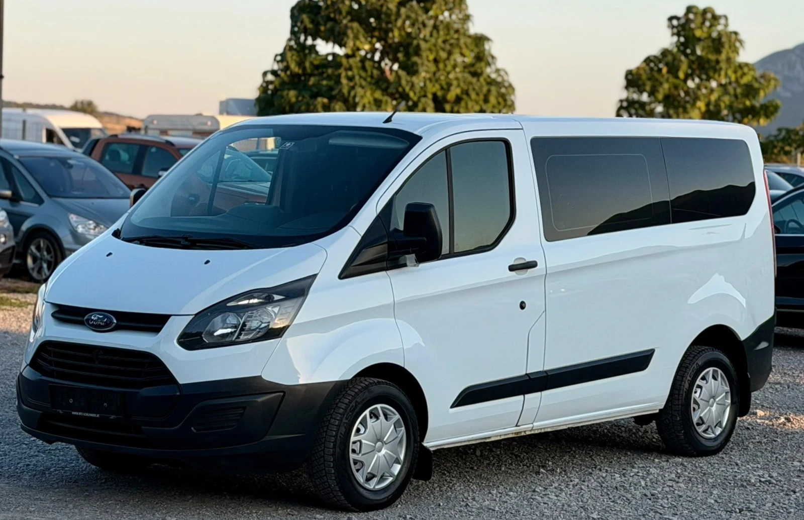 Ford Transit Custom 2.2TDCi 101к.с * 8+ 1 места* * Климатик* , снимка 3 - Бусове и автобуси - 55544596