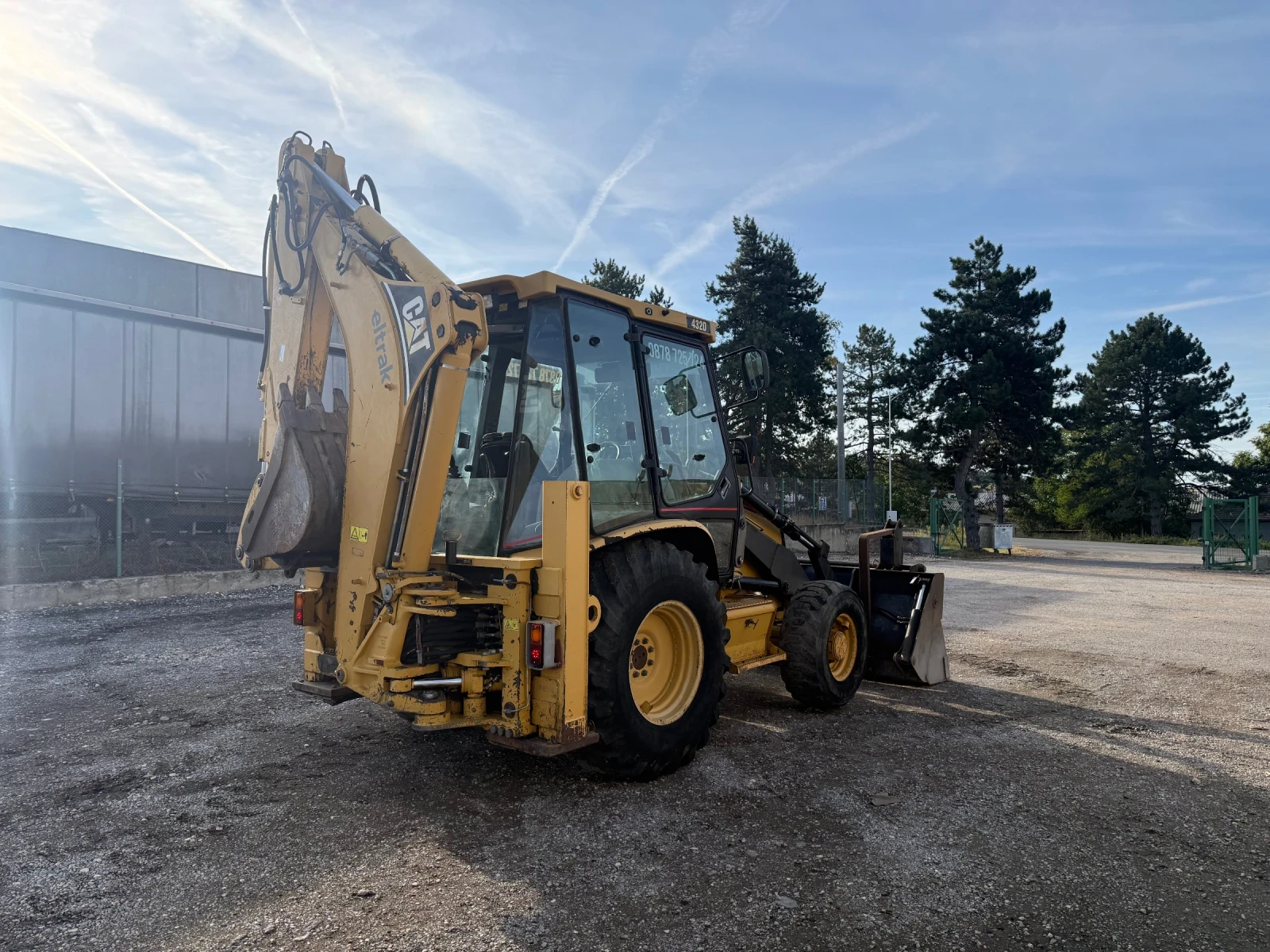 Багер Cat 432d, снимка 6 - Индустриална техника - 56080952