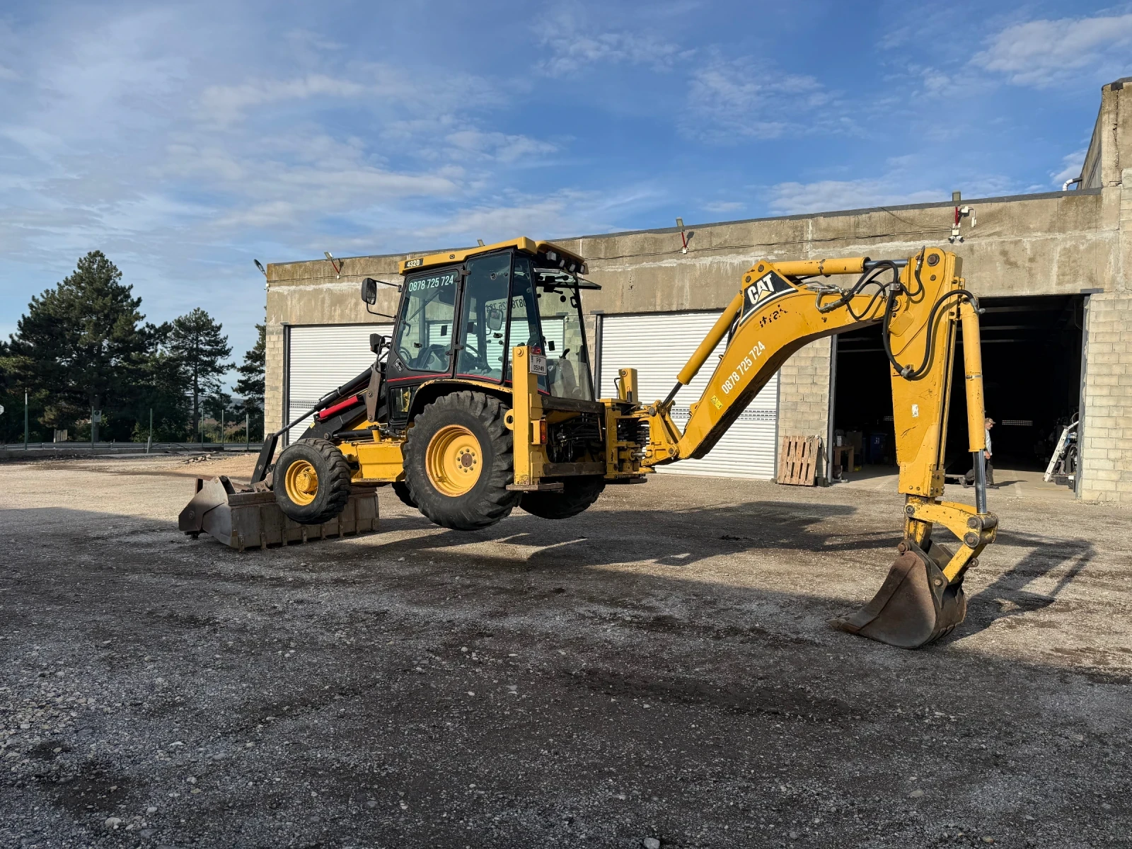 Багер Cat 432d, снимка 4 - Индустриална техника - 56080952