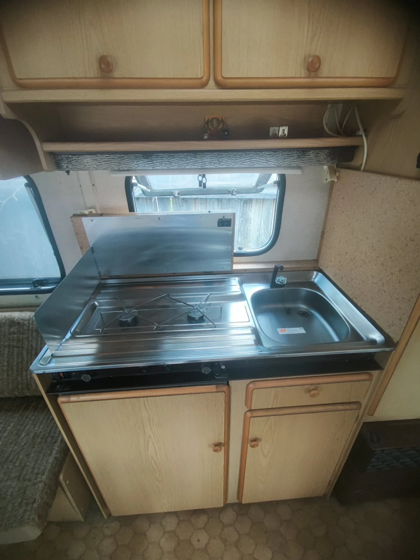 Каравана Knaus 8403, снимка 7 - Каравани и кемпери - 54483856
