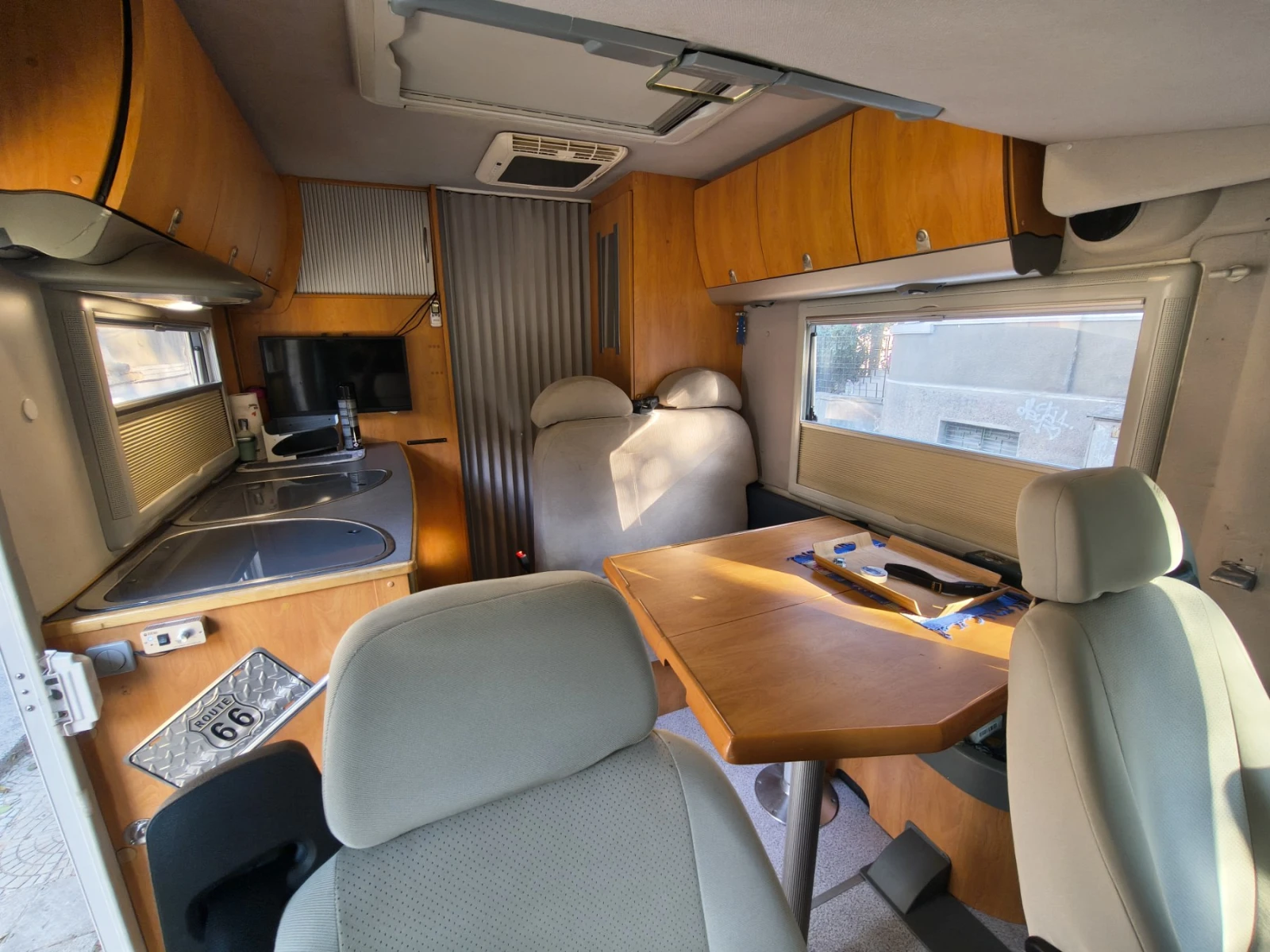Кемпер Knaus Travel Liner + ALDE, снимка 8 - Каравани и кемпери - 55204114