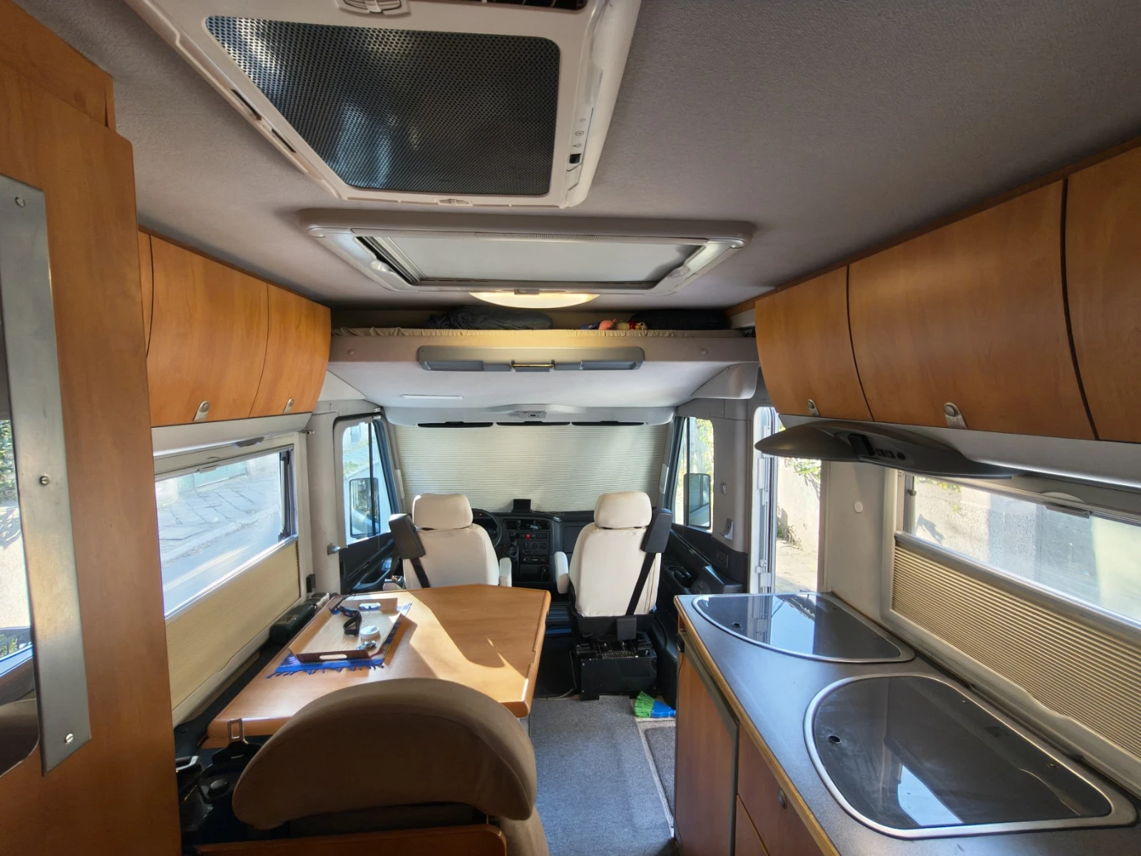 Кемпер Knaus Travel Liner + ALDE, снимка 9 - Каравани и кемпери - 55204114