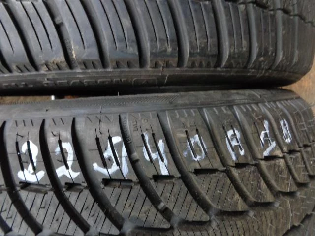 Гуми Зимни 225/40R18, снимка 1 - Гуми и джанти - 20268889