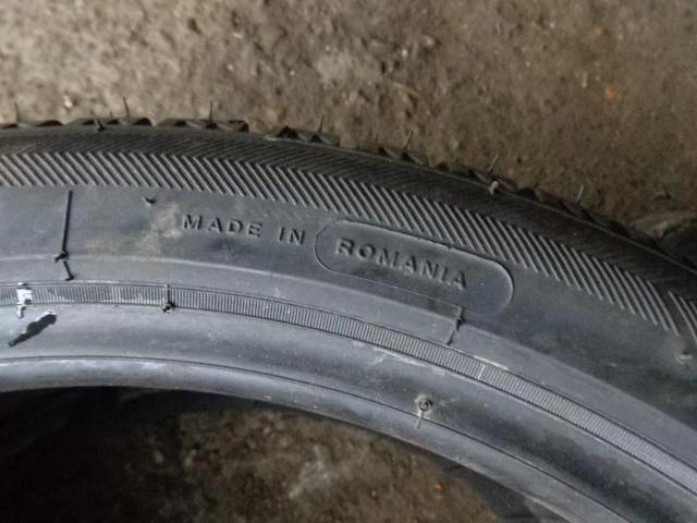 Гуми Зимни 225/40R18, снимка 12 - Гуми и джанти - 20268889