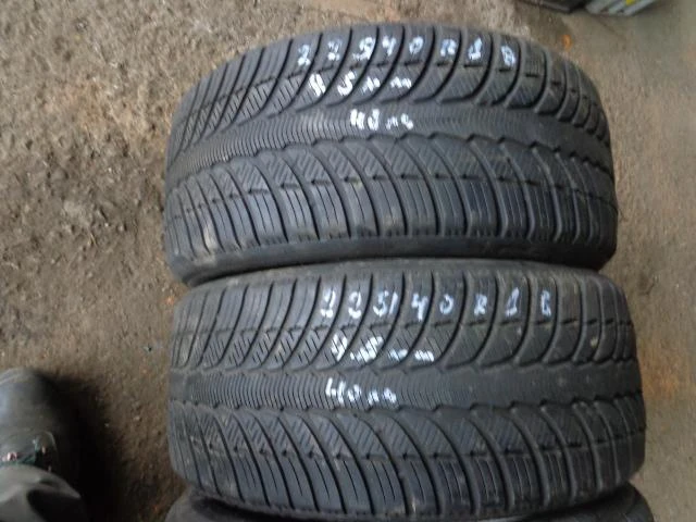 Гуми Зимни 225/40R18, снимка 5 - Гуми и джанти - 20268889