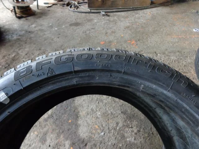 Гуми Зимни 225/40R18, снимка 7 - Гуми и джанти - 20268889