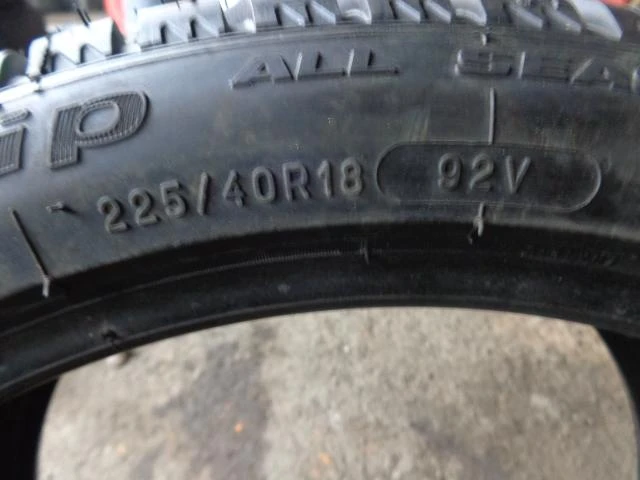 Гуми Зимни 225/40R18, снимка 9 - Гуми и джанти - 20268889