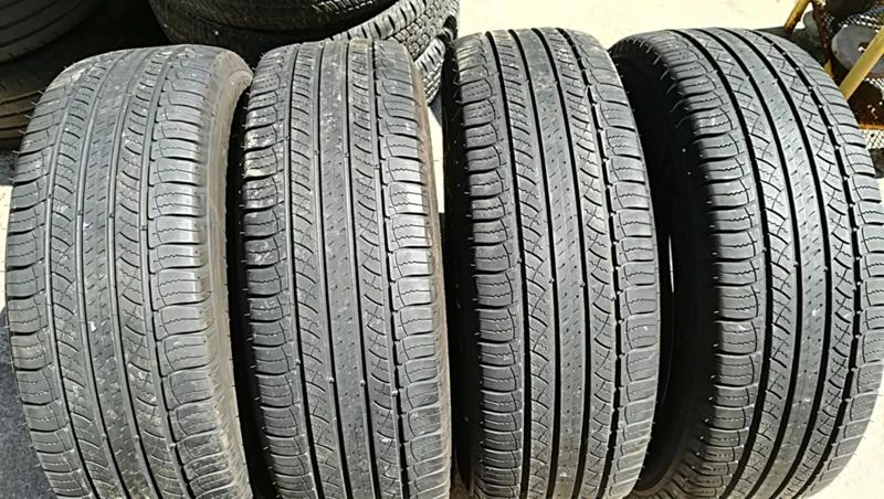 Гуми Всесезонни 225/65R17, снимка 1 - Гуми и джанти - 25562572