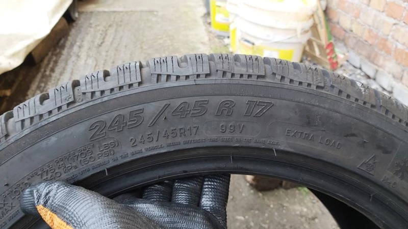 Гуми Зимни 245/45R17, снимка 8 - Гуми и джанти - 27926787