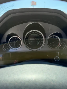 Mercedes-Benz E 500 4MATIC, снимка 9