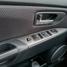 Mazda 3 1.6i - 4999 лв. / 2555.95 € - 48299735 7