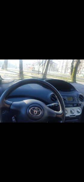 Toyota Yaris - 1800 € / 3520.49 лв. - 62850979 6