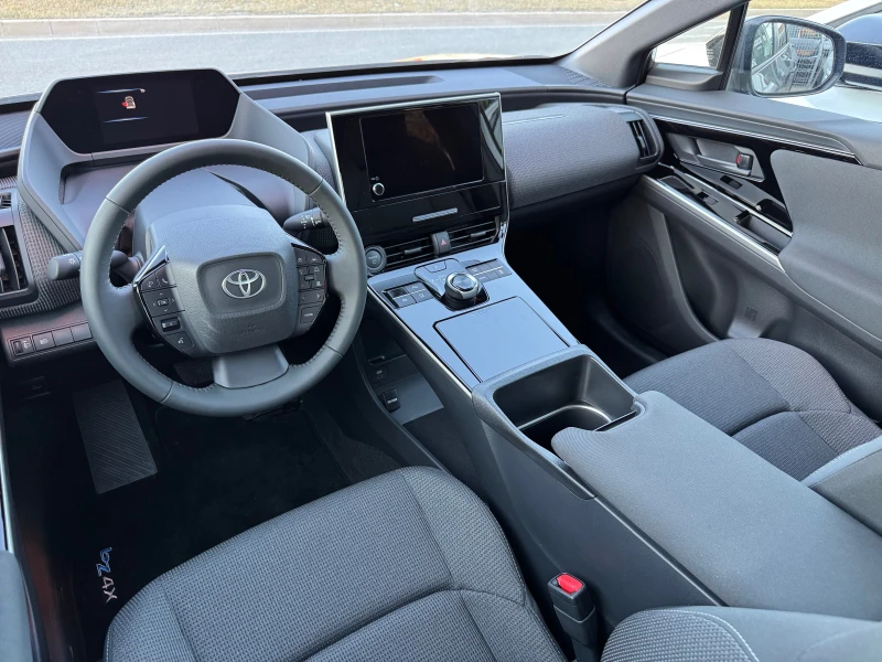 Toyota bZ4X Luxury Premium/NAVI/PANO/KAM/Full...ГАРАНЦИЯ!!, снимка 15 - Автомобили и джипове - 40798755