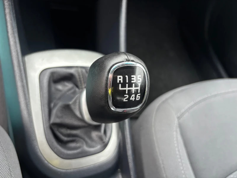 Kia Rio 1.4 D  6 скорости, снимка 12 - Автомобили и джипове - 52446129