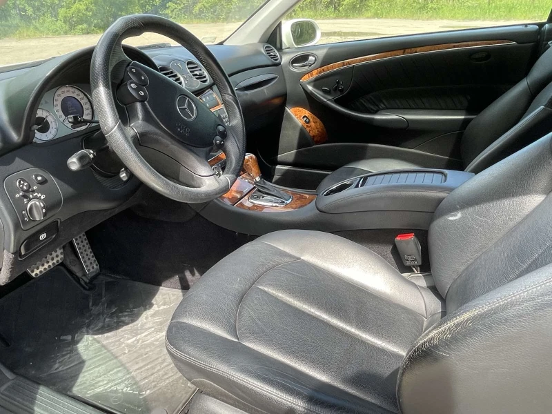 Mercedes-Benz CLK 550, снимка 9 - Автомобили и джипове - 51333931