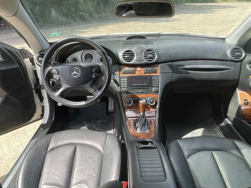 Mercedes-Benz CLK 550, снимка 7 - Автомобили и джипове - 51333931