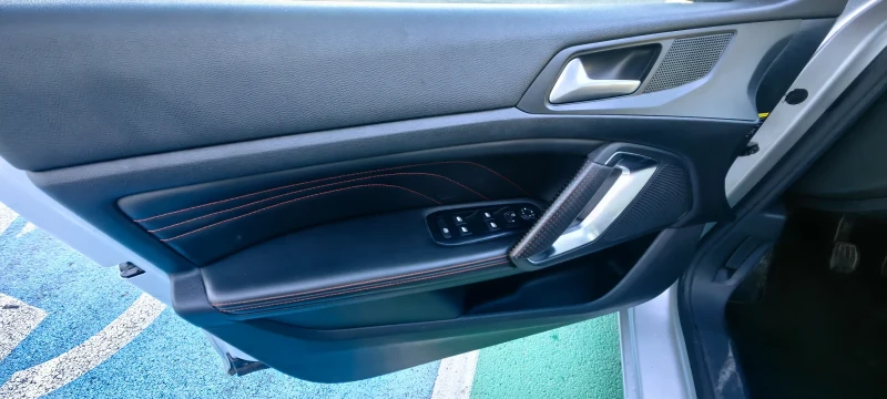 Peugeot 308 T9 1.6 BlueHDI 120hp , снимка 11 - Автомобили и джипове - 52774472