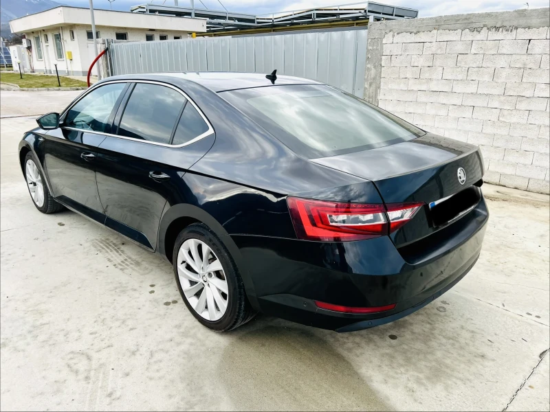 Skoda Superb 2.0 150 автомат, снимка 7 - Автомобили и джипове - 52975831