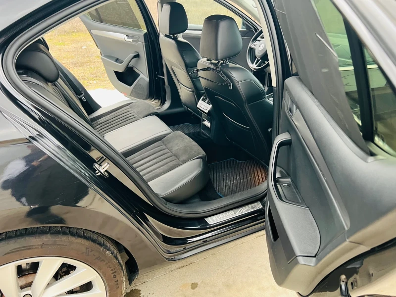 Skoda Superb 2.0 150 автомат, снимка 15 - Автомобили и джипове - 52975831