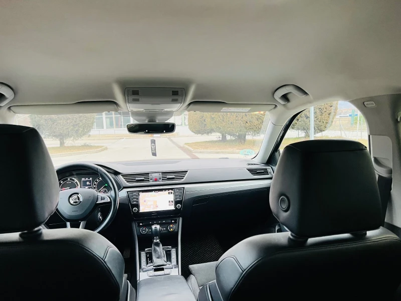 Skoda Superb 2.0 150 автомат, снимка 9 - Автомобили и джипове - 52975831