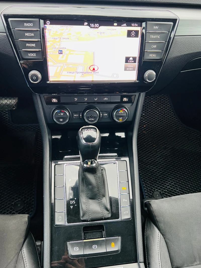 Skoda Superb 2.0 150 автомат, снимка 12 - Автомобили и джипове - 52975831