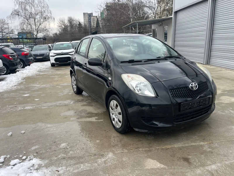 Toyota Yaris 1.0, снимка 2 - Автомобили и джипове - 53053554