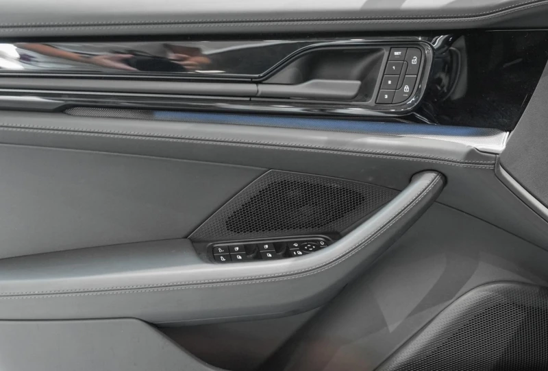 Porsche Panamera 4/FACELIFT/LED-MATRIX/BOSE/HEAD UP/360/, снимка 7 - Автомобили и джипове - 53108329