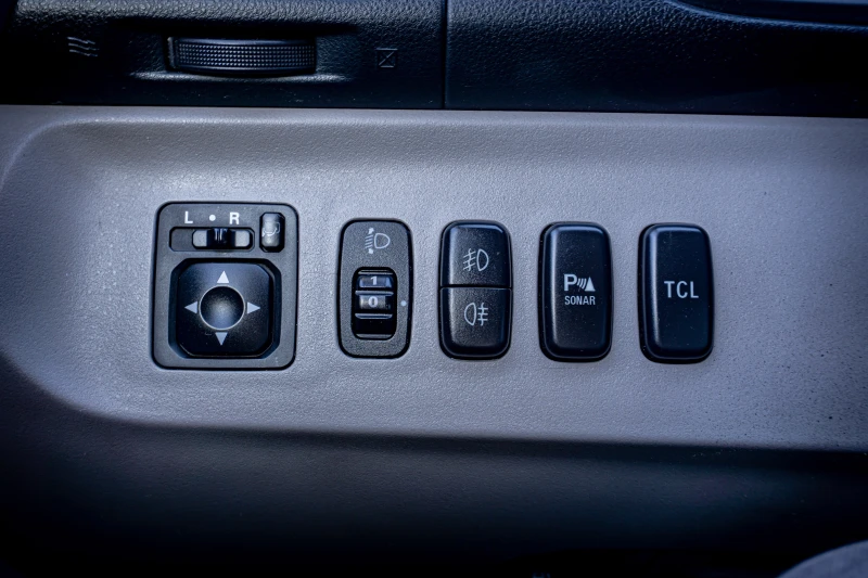 Mitsubishi Grandis 2.4i 165hp! С ГАРАНЦИЯ! БЕЗПЛАТНА РЕГИСТРАЦИЯ, снимка 11 - Автомобили и джипове - 53121887