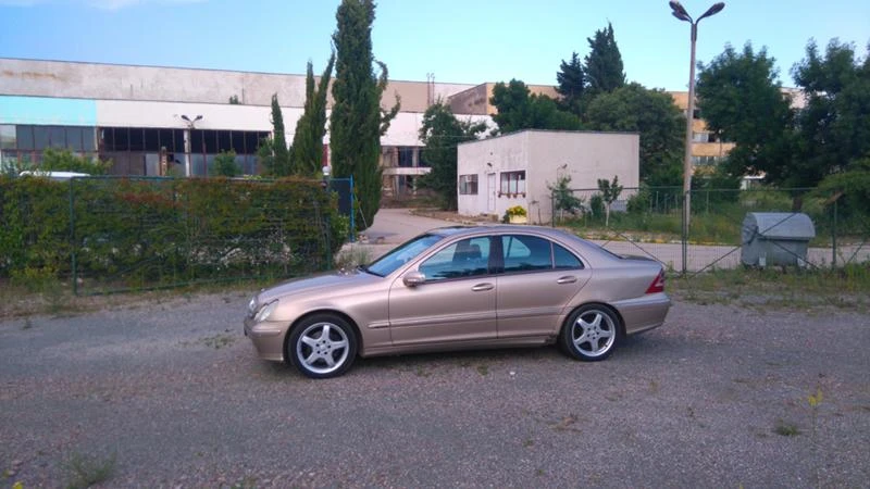 Mercedes-Benz C 220 CDI, снимка 2 - Автомобили и джипове - 18492285