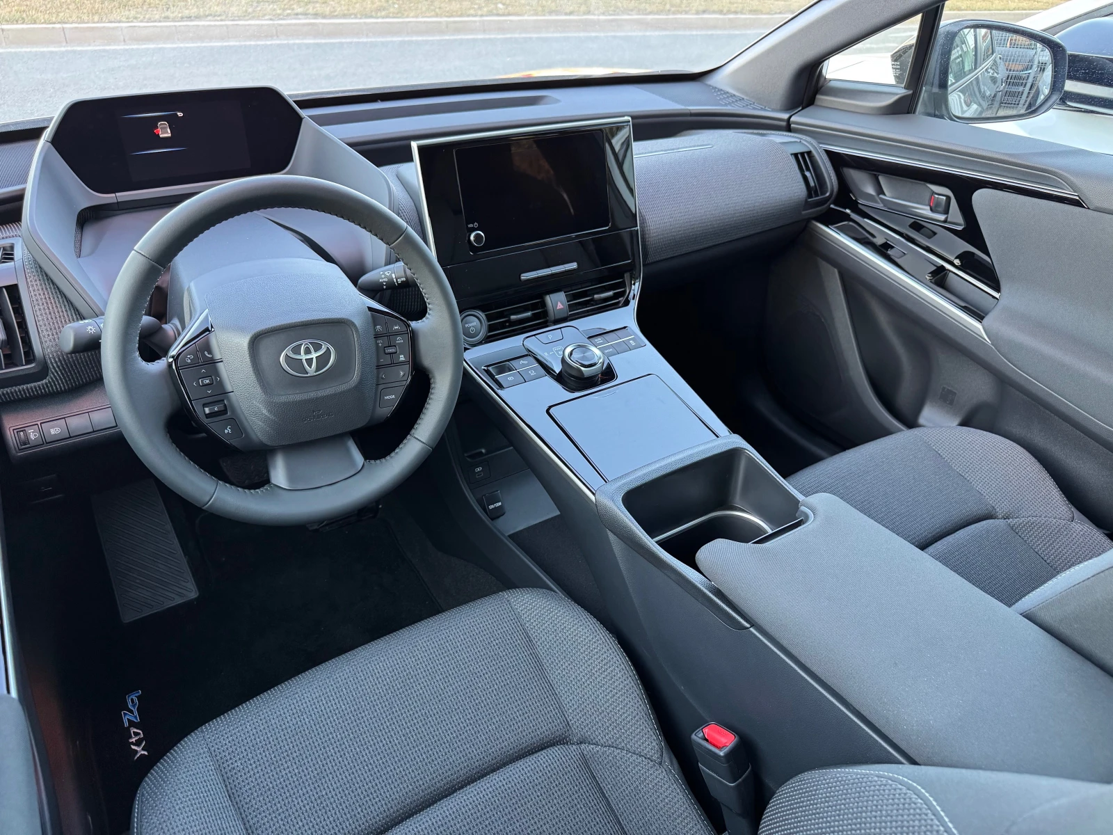 Toyota bZ4X Luxury Premium/NAVI/PANO/KAM/Full...!! | Mobile.bg   15