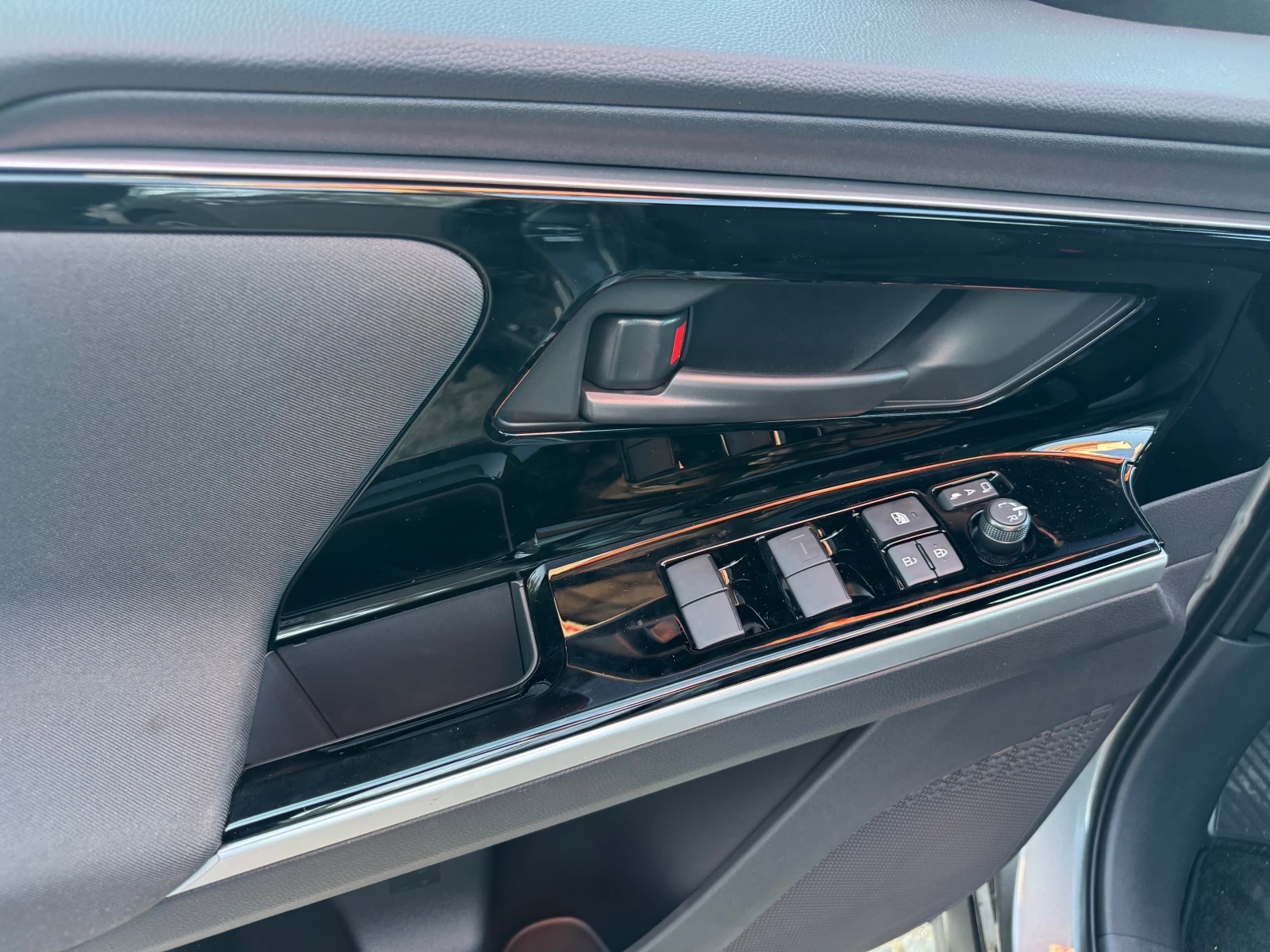 Toyota bZ4X Luxury Premium/NAVI/PANO/KAM/Full...!! | Mobile.bg   13