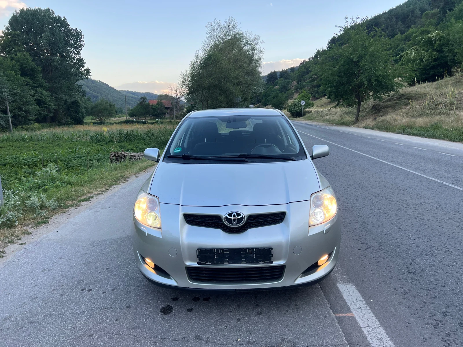 Toyota Auris 1.6* Автомат* Климатроник* Холандия* Парктроници - изображение 2
