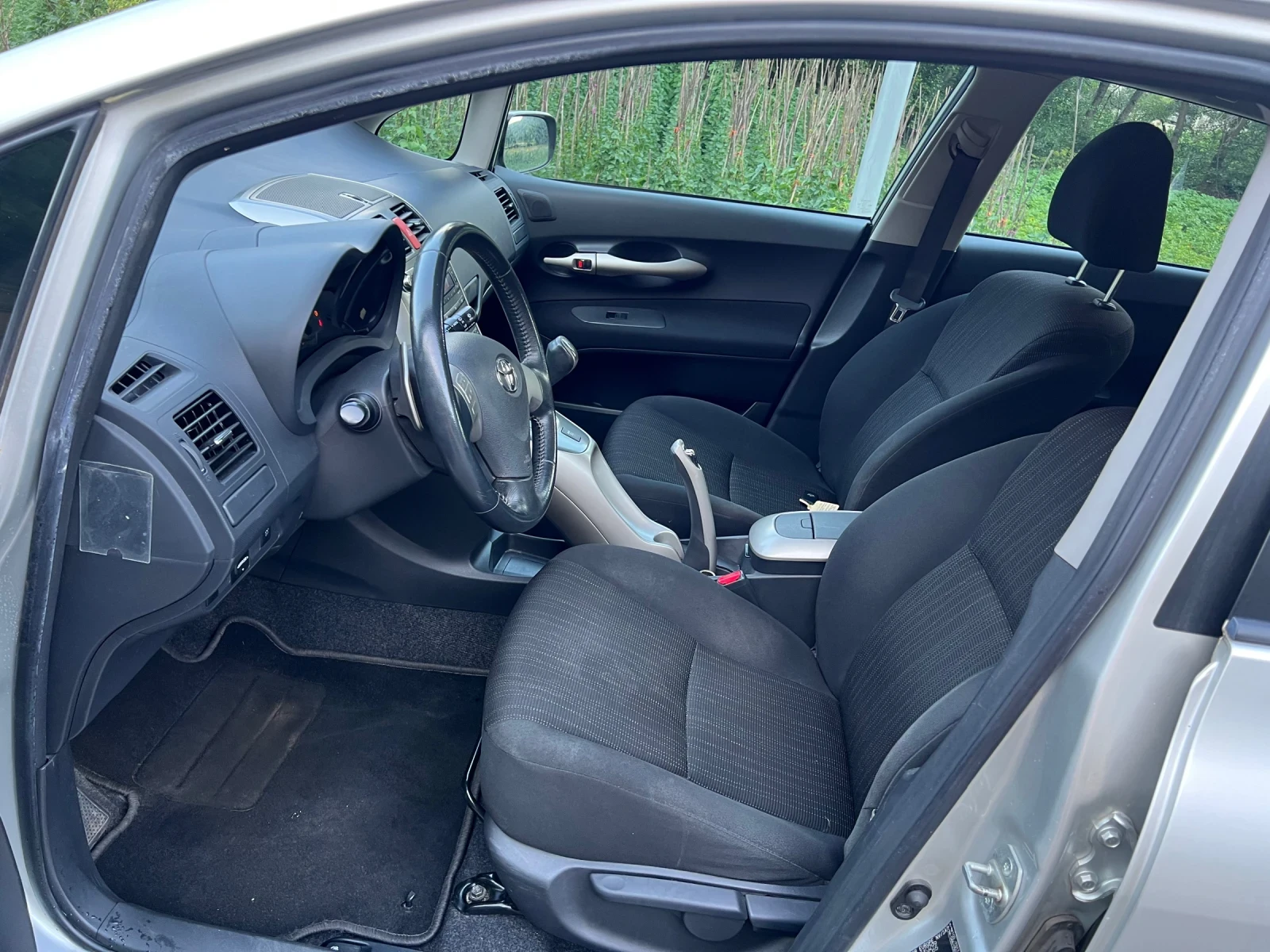 Toyota Auris 1.6* Автомат* Климатроник* Холандия* Парктроници - изображение 10