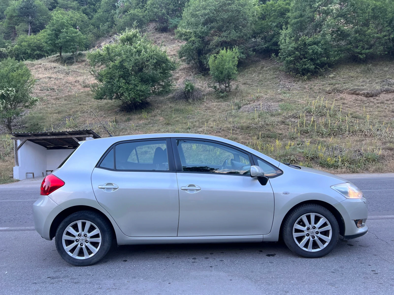 Toyota Auris 1.6* Автомат* Климатроник* Холандия* Парктроници - изображение 4