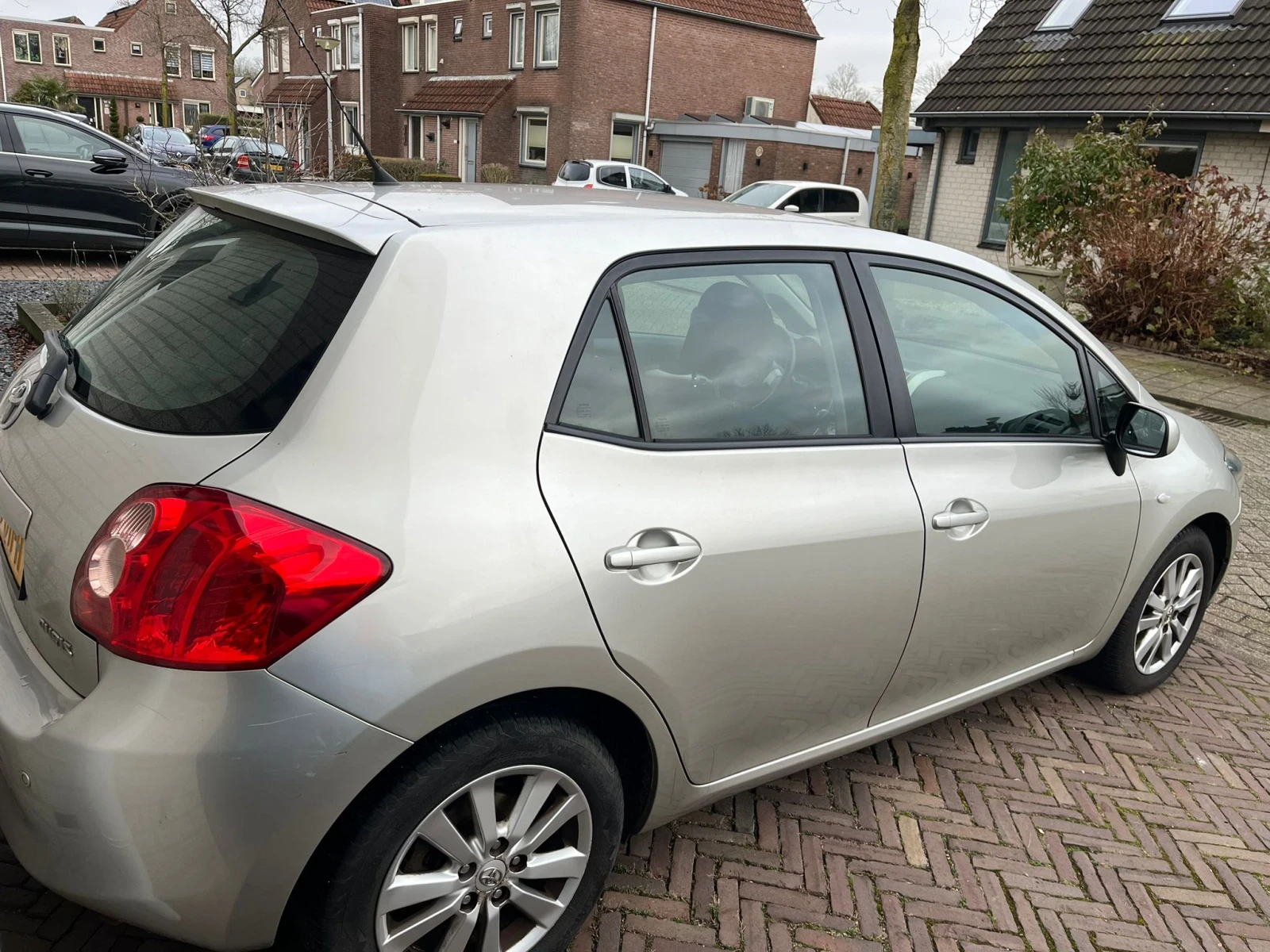 Toyota Auris 1.6* Автомат* Климатроник* Холандия* Парктроници - изображение 4