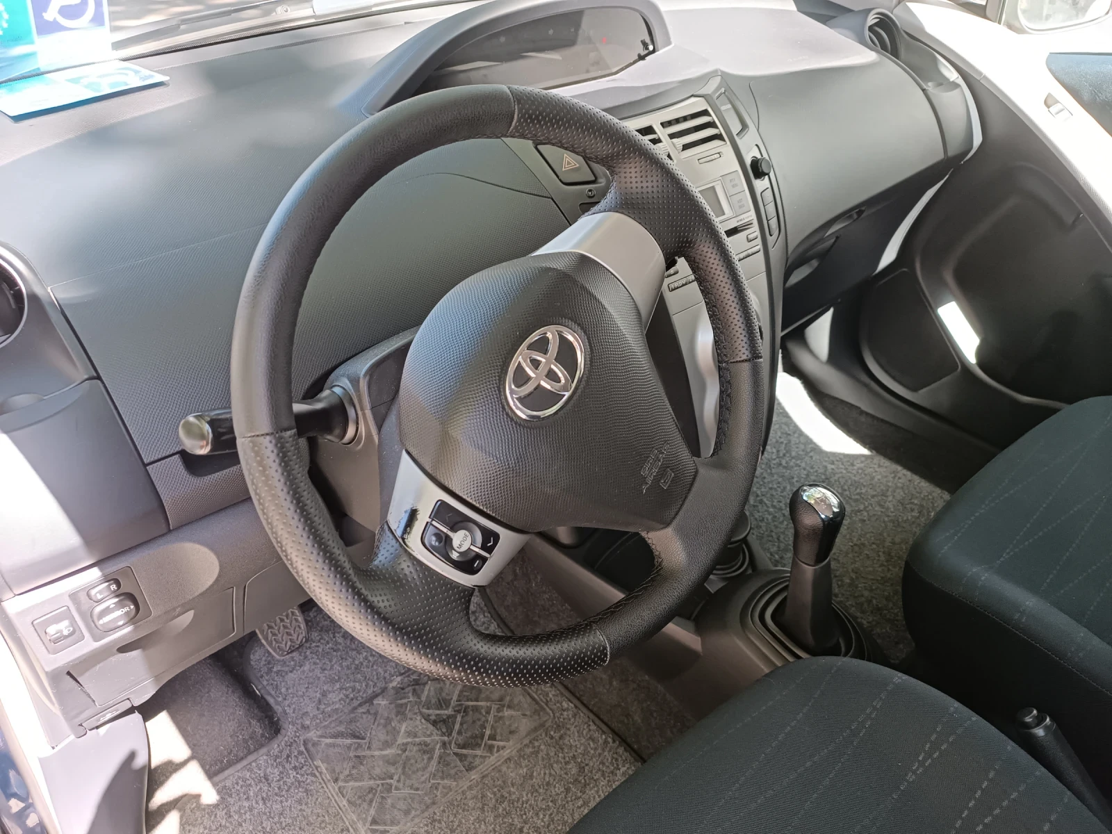 Toyota Yaris  - изображение 6