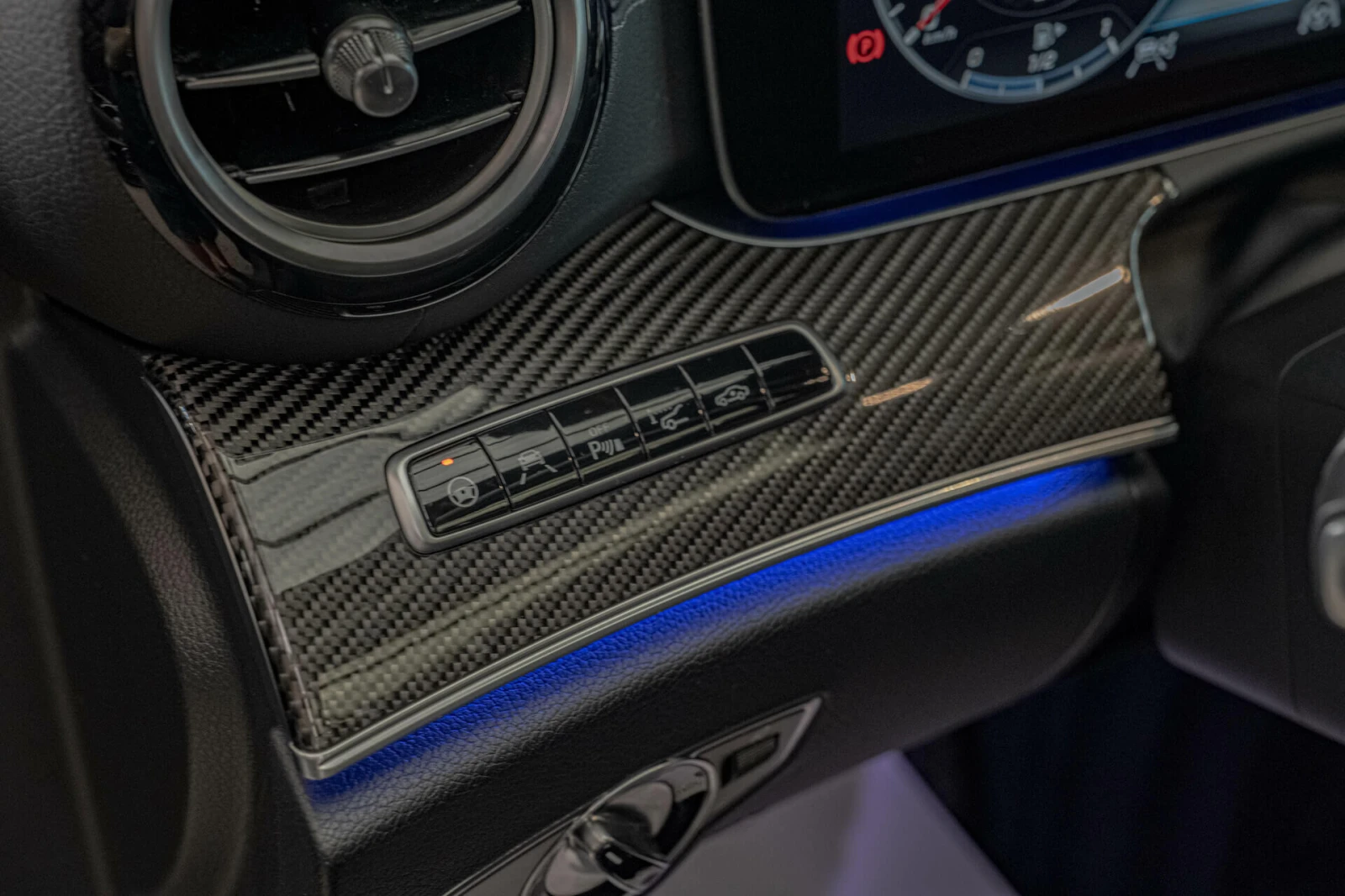 Mercedes-Benz E 53 AMG 4Matic+ /HuD/Burm///AIR Matic/ | Mobile.bg   10