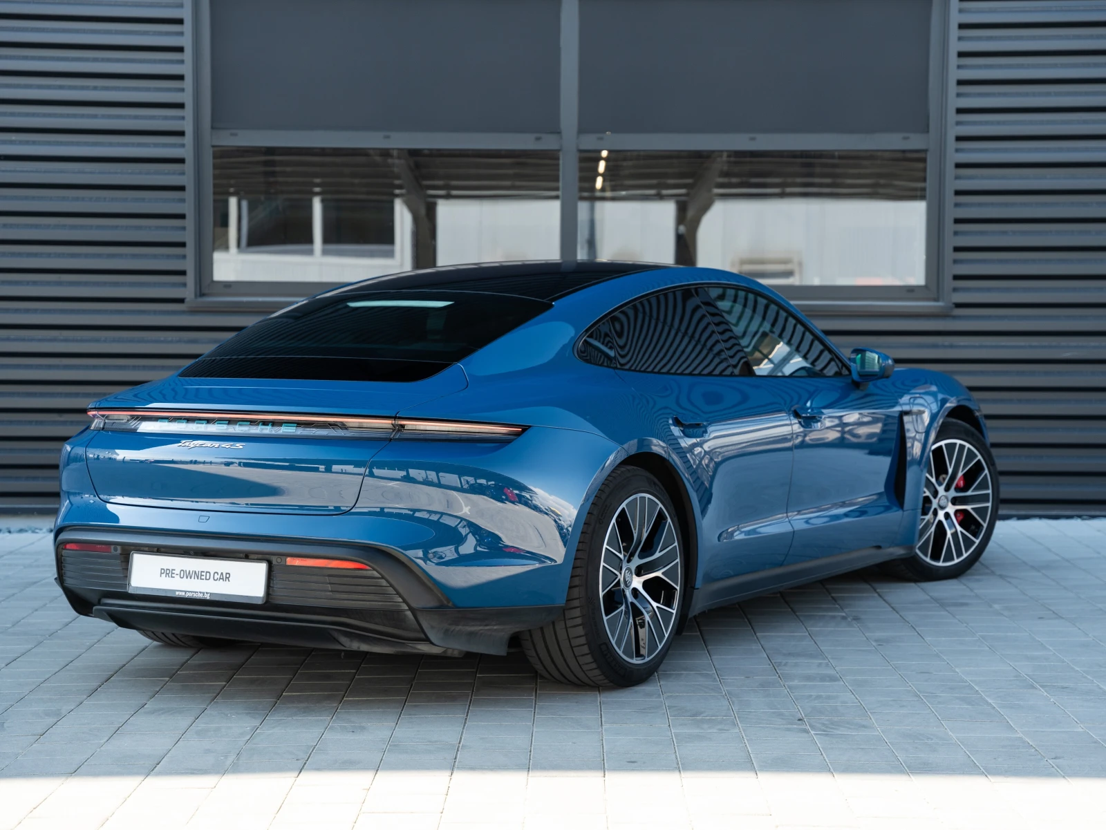 Porsche Taycan 4S - изображение 4